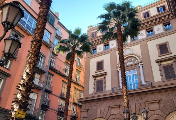 Gagne jusqu'à 2 semaines de séjour linguistique à Naples ou à Lindau Gagne jusqu'à 2 semaines de séjour linguistique à Naples ou à Lindau