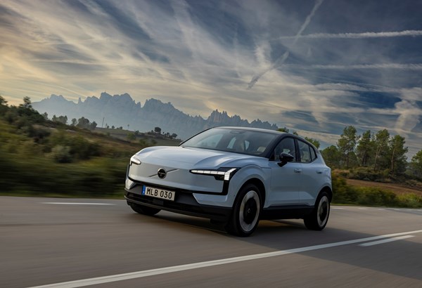 La Volvo EX30: plus petite, mais performante. La Volvo EX30: plus petite, mais performante.